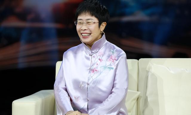 北大才女蒙曼50岁仍未婚，被问最想嫁给谁，她的回答却出人意料