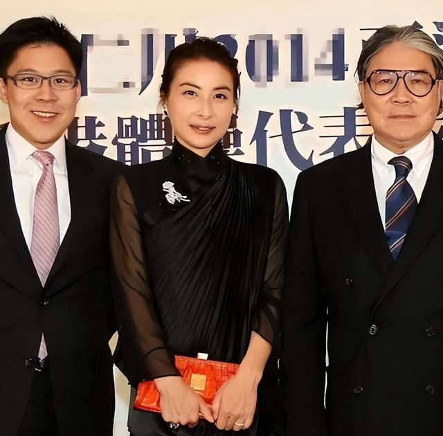 霍家没想到，被寄予厚望的儿媳郭晶晶，竟遭到一个这么大"教训"