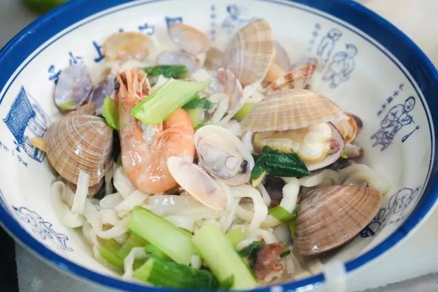 4元的海鲜面，清澈的玻璃海，这里的神仙生活真是让人来了不想走