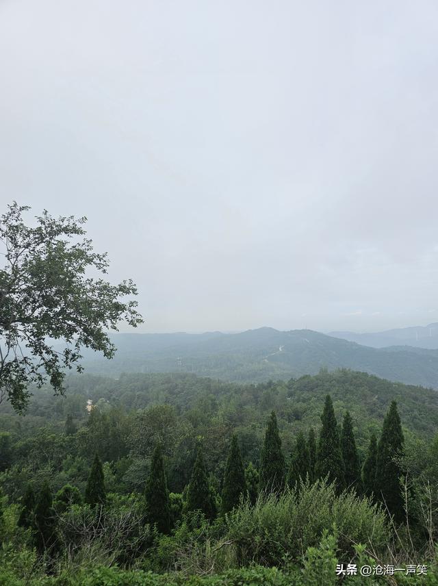 始祖山，连绵起伏，连绵不绝，连绵不断，风景无限在眼前