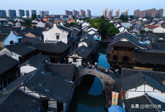 免费游！上海这6大古镇地铁直达，江南风韵不输苏杭。