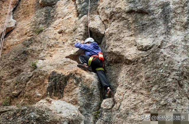 丁真的攀岩：把“旷野少年”的底色，写在岩壁上