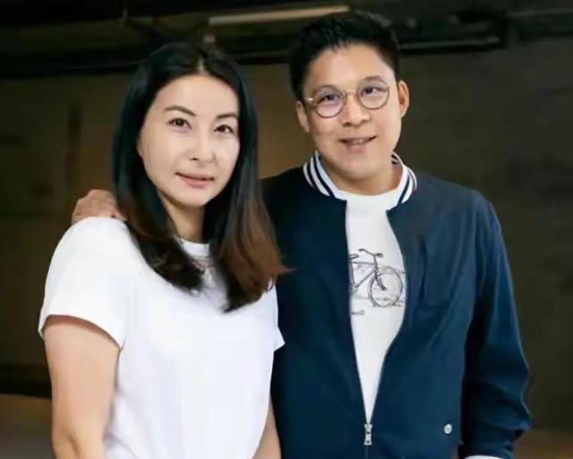 霍震霆又添冠军儿媳! 40岁霍启山宣布结婚!郭晶晶已证实!