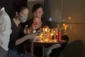 谢霆锋演唱会第二天！王菲坐包厢戴手环为男友应援，陈奕迅也来了图片