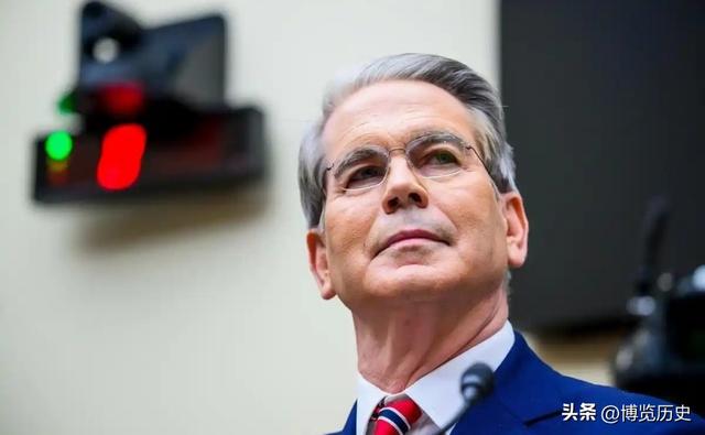 解放军强势压制，萧美琴飞离欧洲，返台前留下2句话，态度很嚣张