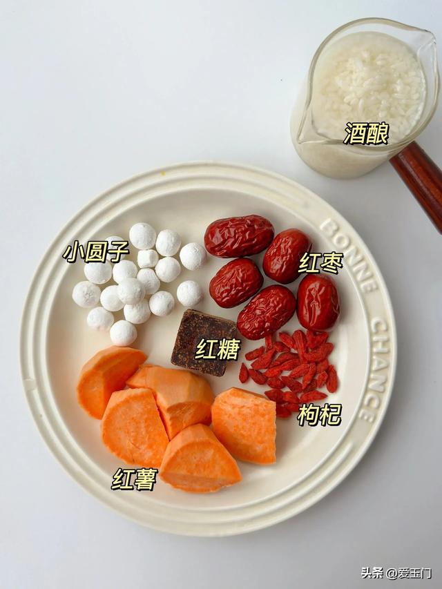 失眠可能是“气血不足”，这3种菜换着吃，补血助眠，沾床就睡