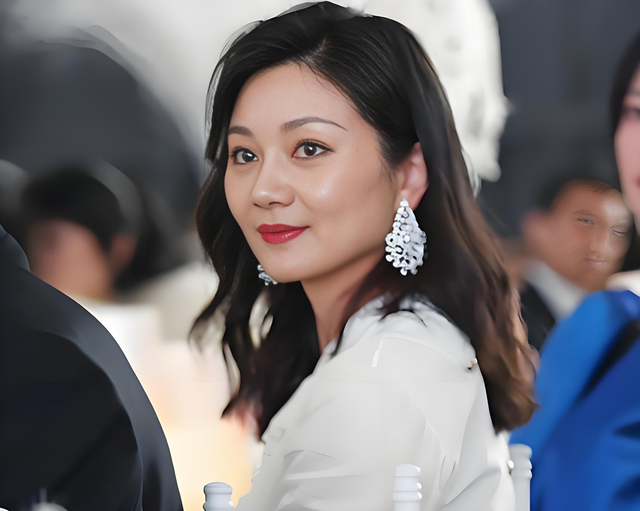嫁给老头的5位女明星，有的丈夫可以当爹，有的甚至可以当爷爷