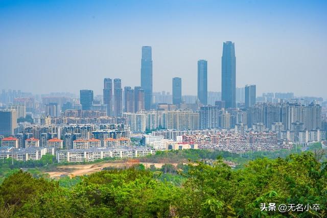 放眼国内，我敢说无论是宜居性还是性价比，广西南宁是最好的选择