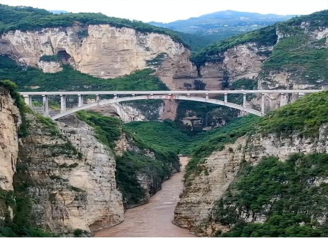 鸡鸣三省大桥的前世与今生 天堑变通途的时代交响