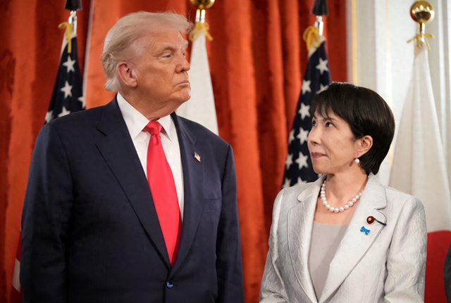 解放军轰炸机出动，美日沉默12小时，赖清德主动喊出：不挑衅大陆