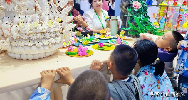 太原文博会文创“出圈”现场!拍到手机没电,每样都想带回家!