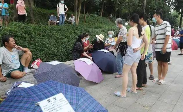 大量外国女孩涌入相亲角，不要彩礼不要车房，大龄剩女：滚出中国