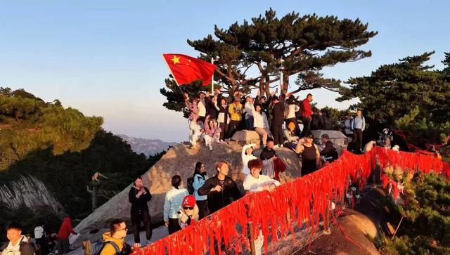 秋日华山的云海日出日落，惊艳到让人说不出话！