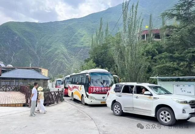 舟曲:拉尕山景区暑期人气爆棚