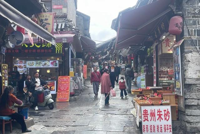 青岩古镇：贵州的避暑胜地与历史瑰宝！