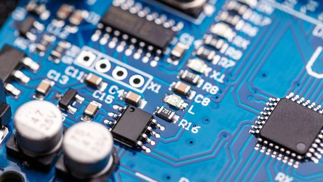 比日本还"贵"的英伟达，快没钱了？专家：除了美国根本没人陪它玩