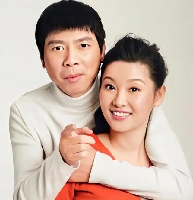 冯小刚被曝离婚？妻子徐帆不再隐忍，自曝婚姻真相，拿捏冯小刚