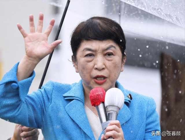 官宅已被围，高市收辞职通牒，一个时代或结束，中方向钓鱼岛派人