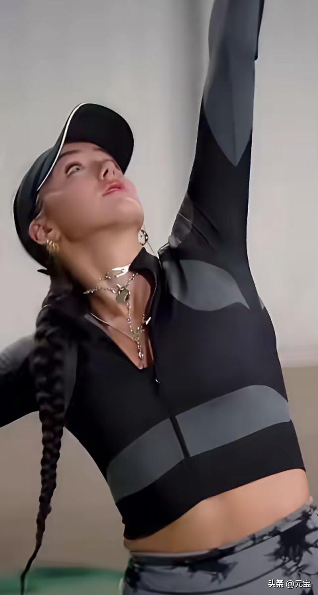泰贝莎应该算是网球界颜值天花板 身材顶级 球技强悍 颜值惊艳