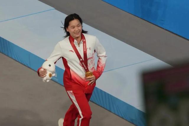 全红婵惜败陈芋汐！双人10米跳台仅获第五，赛后回应以后是否跳水