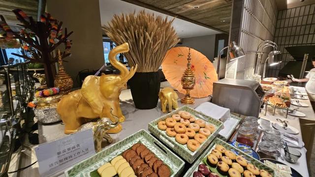 探秘新场景 | 我们试睡了西南首家都喜酒店，恨不得立马跳进泳池