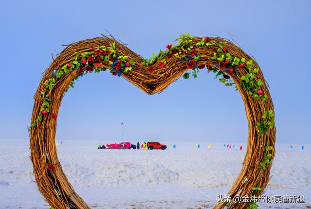 乌伦古湖黄金海岸景区借福海冬捕节分会场东风全力“添柴”冰雪游