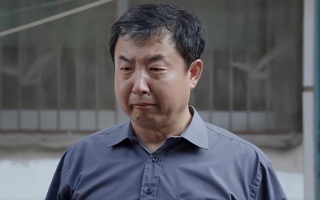 表面是演员，实际是“国际反恐专家”！这位著名老戏骨，隐藏好深