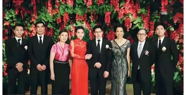 央视对郭晶晶的称呼变了，三字之差释放强烈信号，霍震霆全说对了