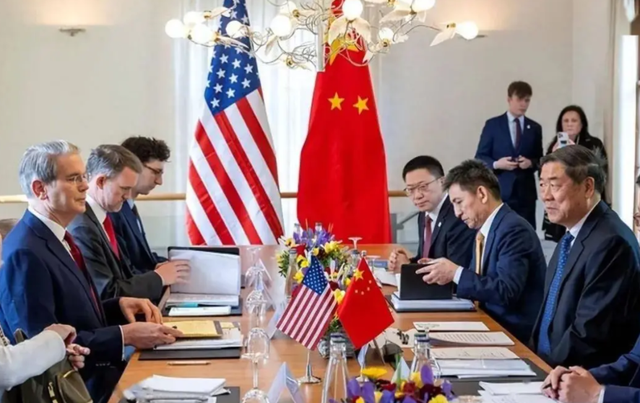 美方打来电话不到24小时，特朗普对华称呼就变了，明确拒绝当老二