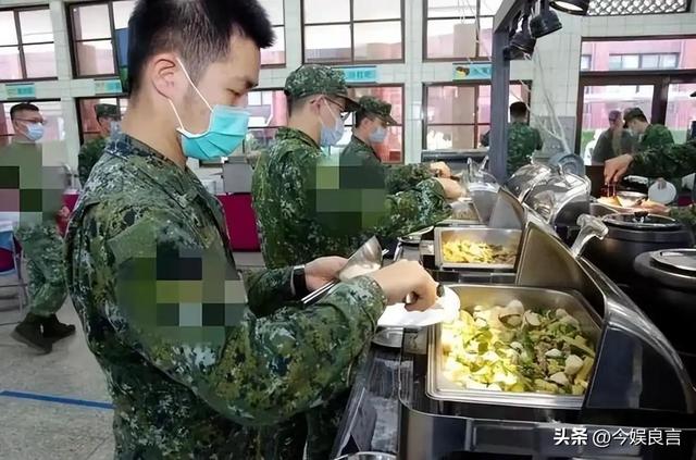 王大陆事件扩大！修杰楷、陈柏霖被上铐带走，贾静雯称孩子被吓到