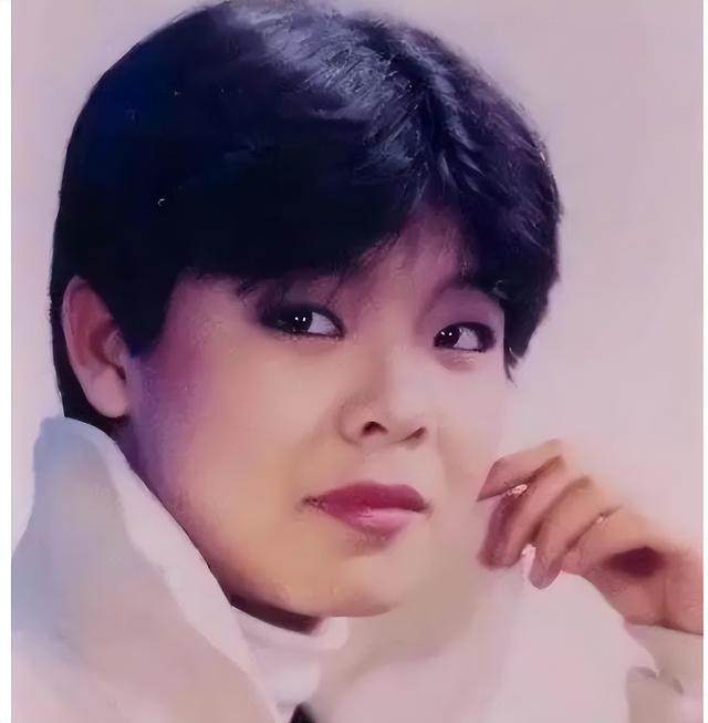 原来她已离世26年！23岁登春晚一夜成名，却因一个巴掌付出生命