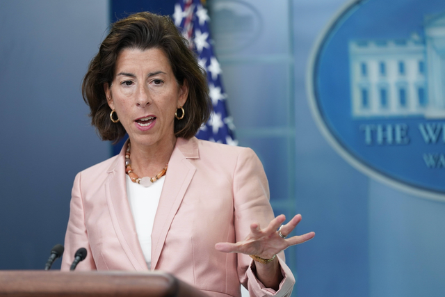 美国前商务部长曾力推芯片制裁，如今痛斥美国不该封锁中国科技