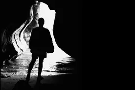 我，52岁，211硕士学历，北漂27年，失业后，没存款混不下去了图片