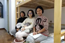 90年代的电子厂宿舍男女混住？晚上动静不断，太痛苦了！图片