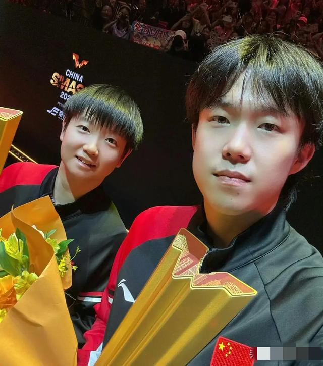莎头组合夺得冠军 采访没想到大头这样评价孙颖莎！莎莎直呼很开心