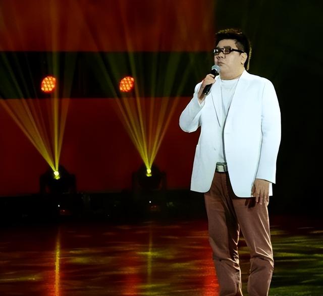 善恶终有报！狂妄自大的“盲人”歌手杨光，终究付出了惨痛代价