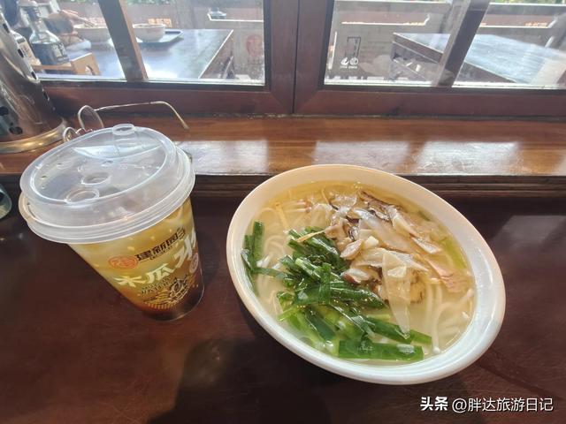 3000元玩转云南第二天，翠湖、陆军讲武堂、云大、世博园、老街