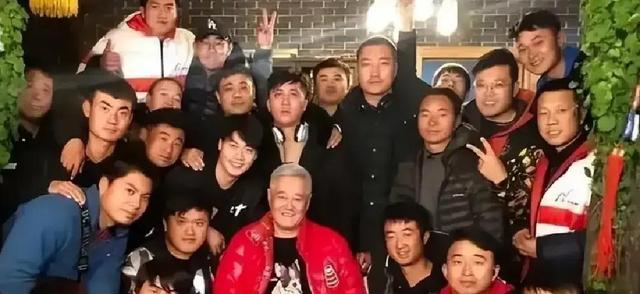 身价上亿有什么用？68岁赵本山如今家庭情况，给中老年人提了个醒