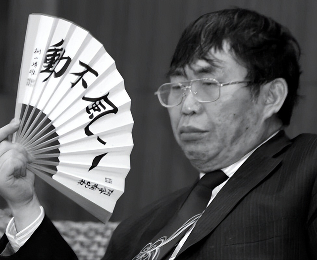 聂卫平去世不到一天，小23岁妻子身份曝光，原来她才是人间清醒