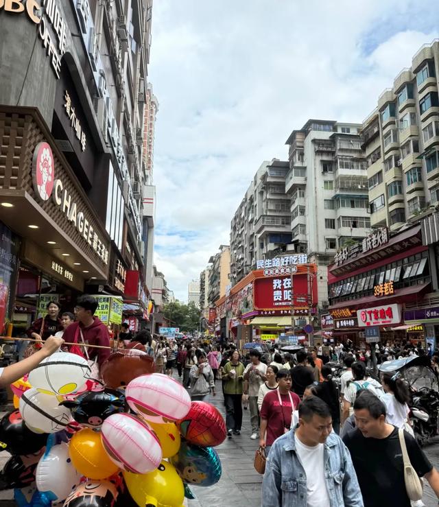 我是上海人，国庆去了一趟贵阳，被这座西南大城市震撼到了！