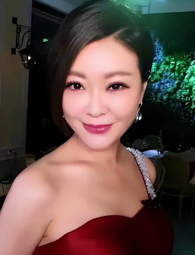 善恶终有报！前央视王牌主持人王小骞，如今沦落为“人人喊打”？