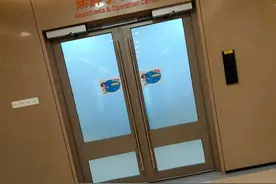 73岁老杨身份不简单，网友父亲做肺移植花费40万，子女很孝顺图片