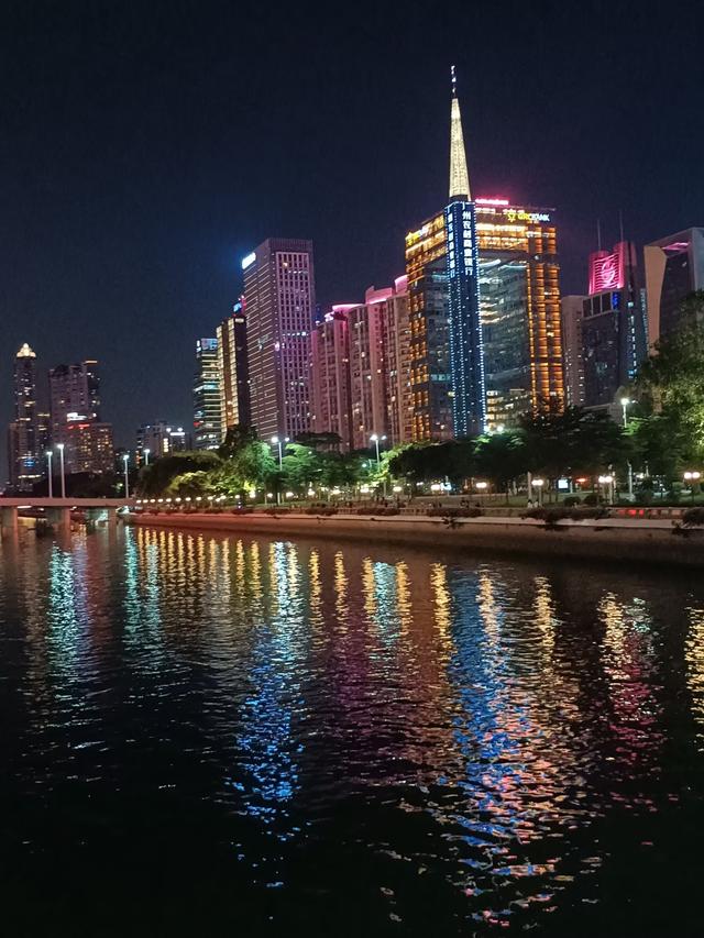 广东再行记之二十六 广州篇之十 观花城广场与海心夜色