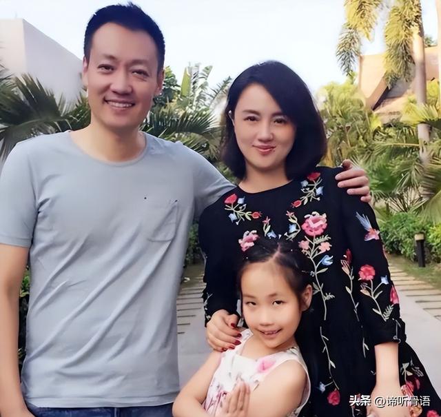 离春节不到2月，52岁辛柏青高调传出喜讯	，朱媛媛终于可以放心了