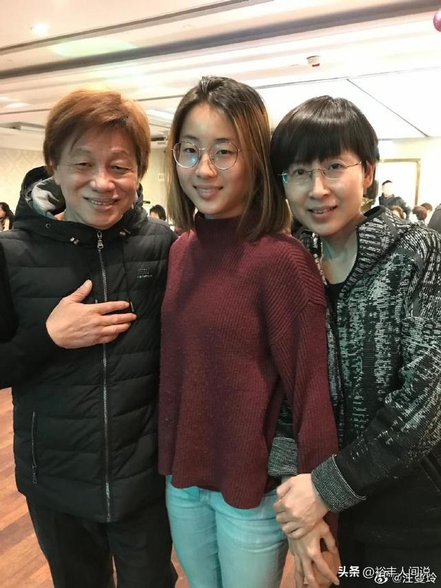 曝梁小龙去世过程！凌晨两点半胸口痛	，下午抢救不及，儿女在澳洲