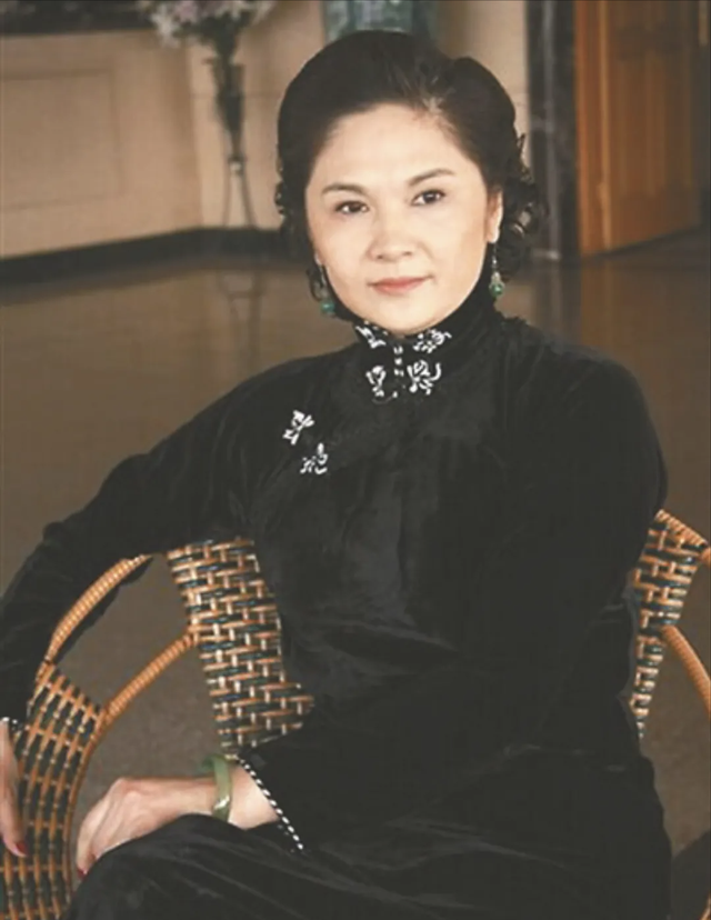80年代家喻户晓的女演员，嫁给军委副主席儿子，离婚后混得如何？