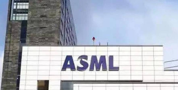 荷兰政府花200亿挽留无效！光刻机巨头ASML为何要从老家搬走？