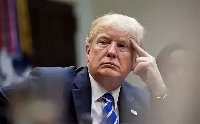 美军王牌航母杀向拉美！1万兵力提前集结，西半球要爆发军事冲突?