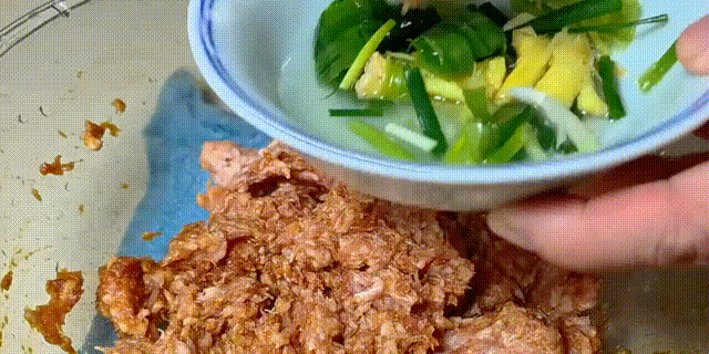 冬天多给家人包这馅饺子，暖心又养胃，鲜嫩多汁又解馋	，一口一