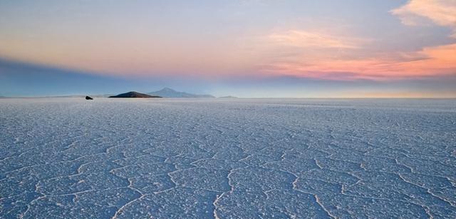 对华合约全部撕毁！中国又一伙伴背后捅刀子	，骗走了20亿倒向美国